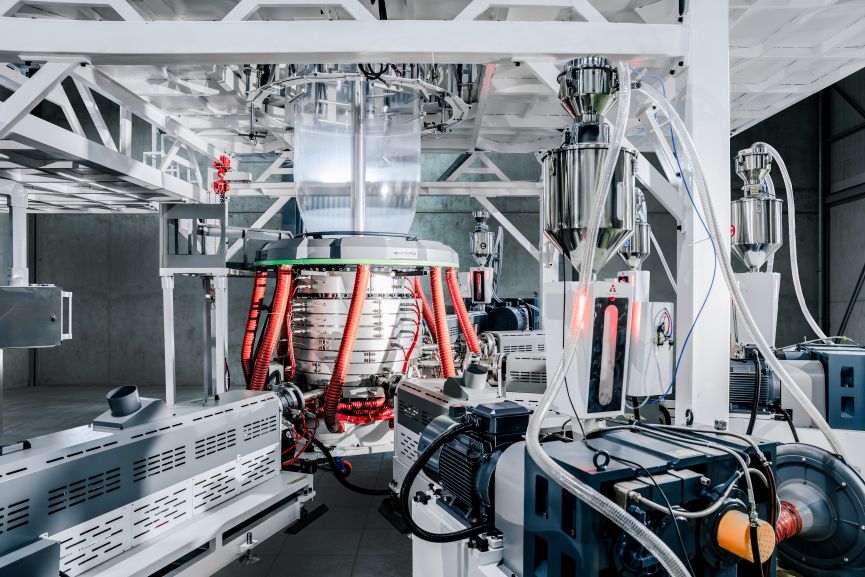 Horng Tair multi-layer co-extrusion blown film line with die head and extruders